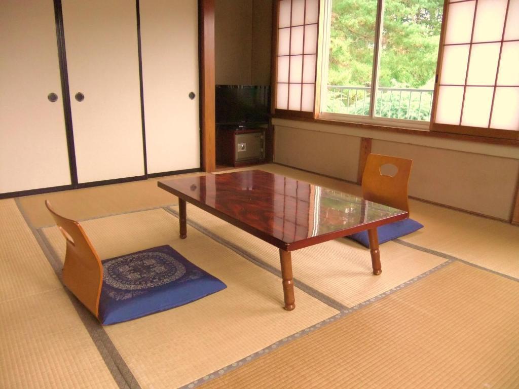 Nishimiyasou Hotel Fujikawaguchiko Room photo